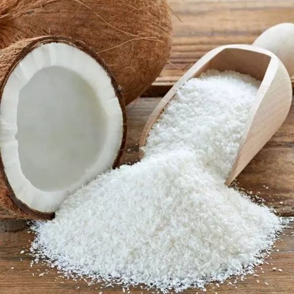 Desiccated coconut flakes